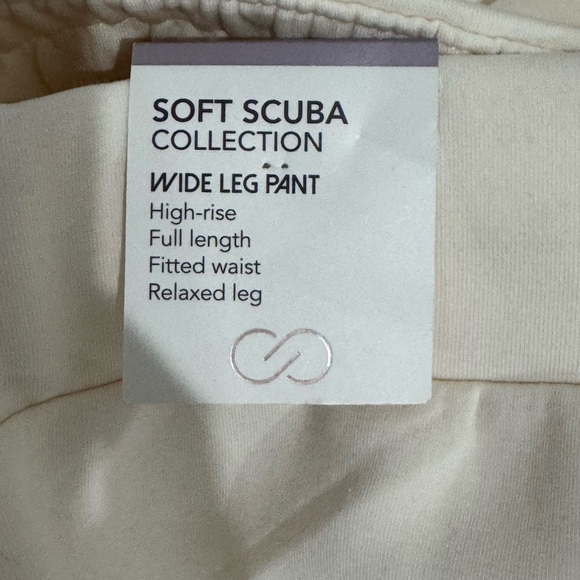 Calia Elegant Cream Scuba Soft Wide Leg *spots* - Picture 4 of 6